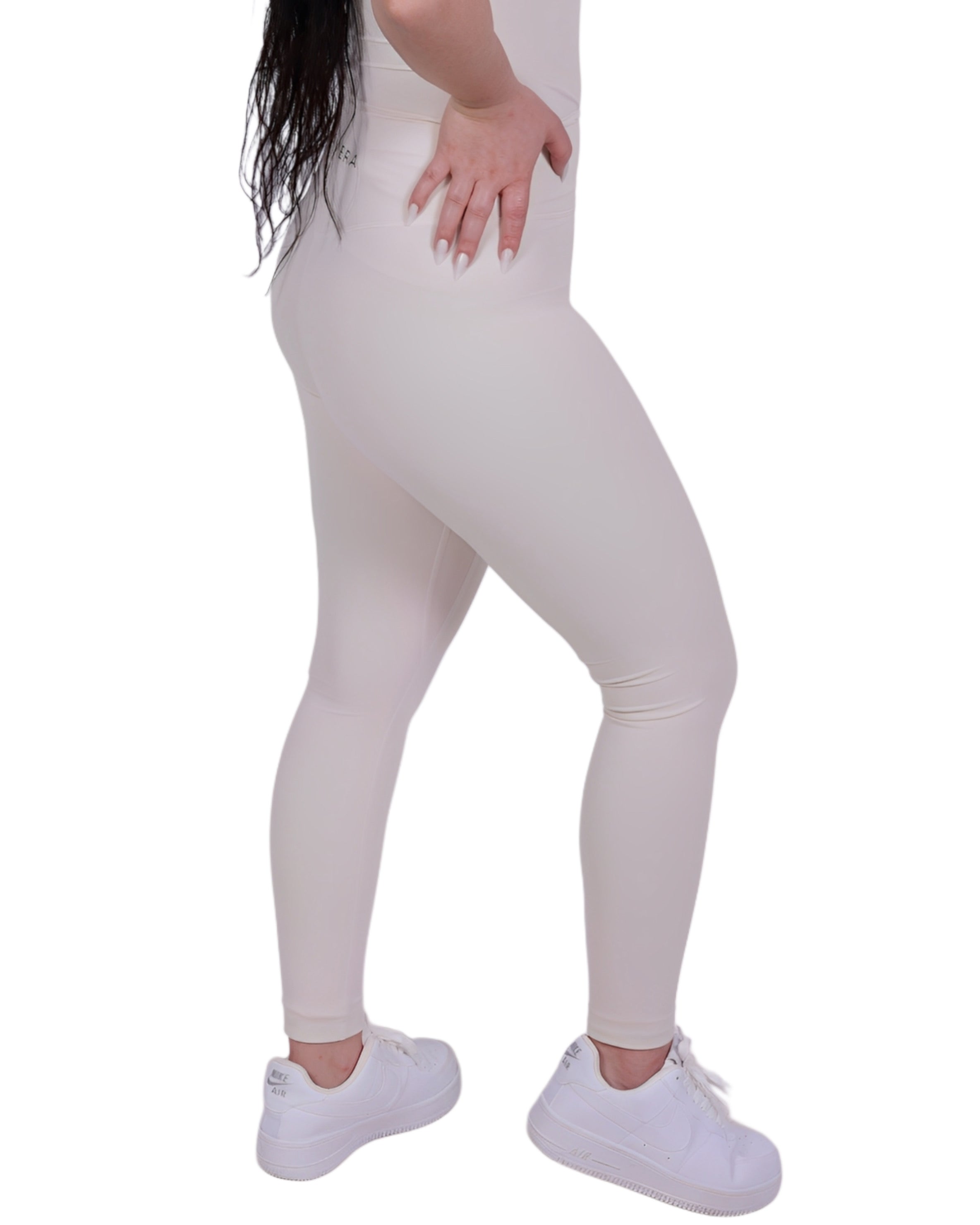 Second Skin Ivory Legging – Soft, Sculpting & Sweat-Wicking Fit for Bold Athleisure & Everyday Movement