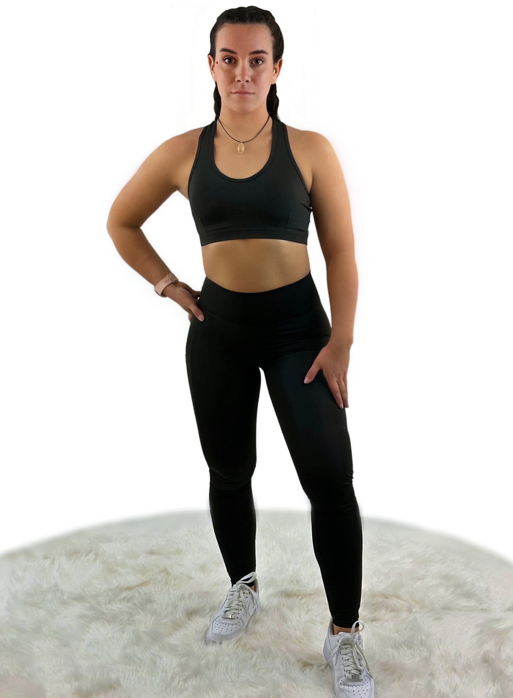 Schickes 2-teiliges Activewear-Set für Damen mit 3D gestreiften Leggings und Crossover-BH, bekannt für seine modellierende Wirkung. Strapazierfähiges Material, atmungsaktiv und feuchtigkeitsabweisend, ideal für Workouts und Freizeit.