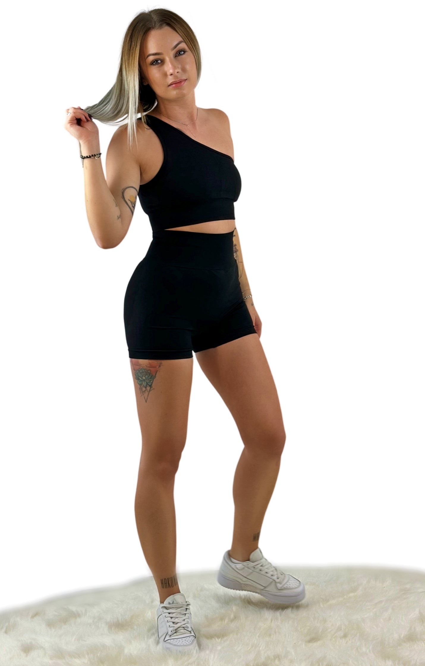 Sweat Scrunch Short – Black | Seamless, Sculpting Active Shorts for Confident Performance &amp; Timeless Style