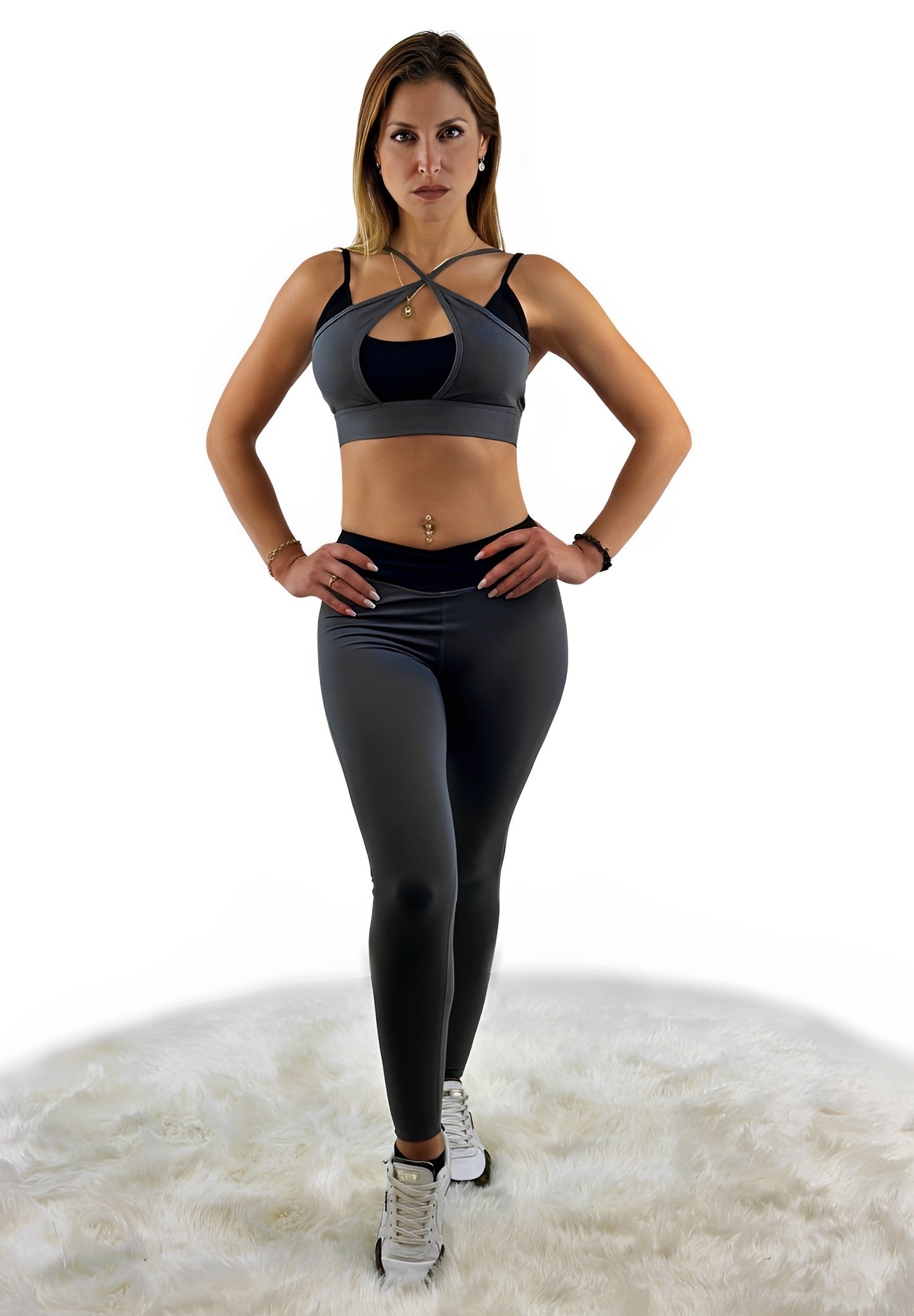 Stylisches Workout-Oberteil aus der Rara Kollektion in leuchtenden Farben, atmungsaktiv und flexibel, ideal für sportliche Aktivitäten und Freizeit. Kombinierbar mit verschiedenen Leggings und Outfits.