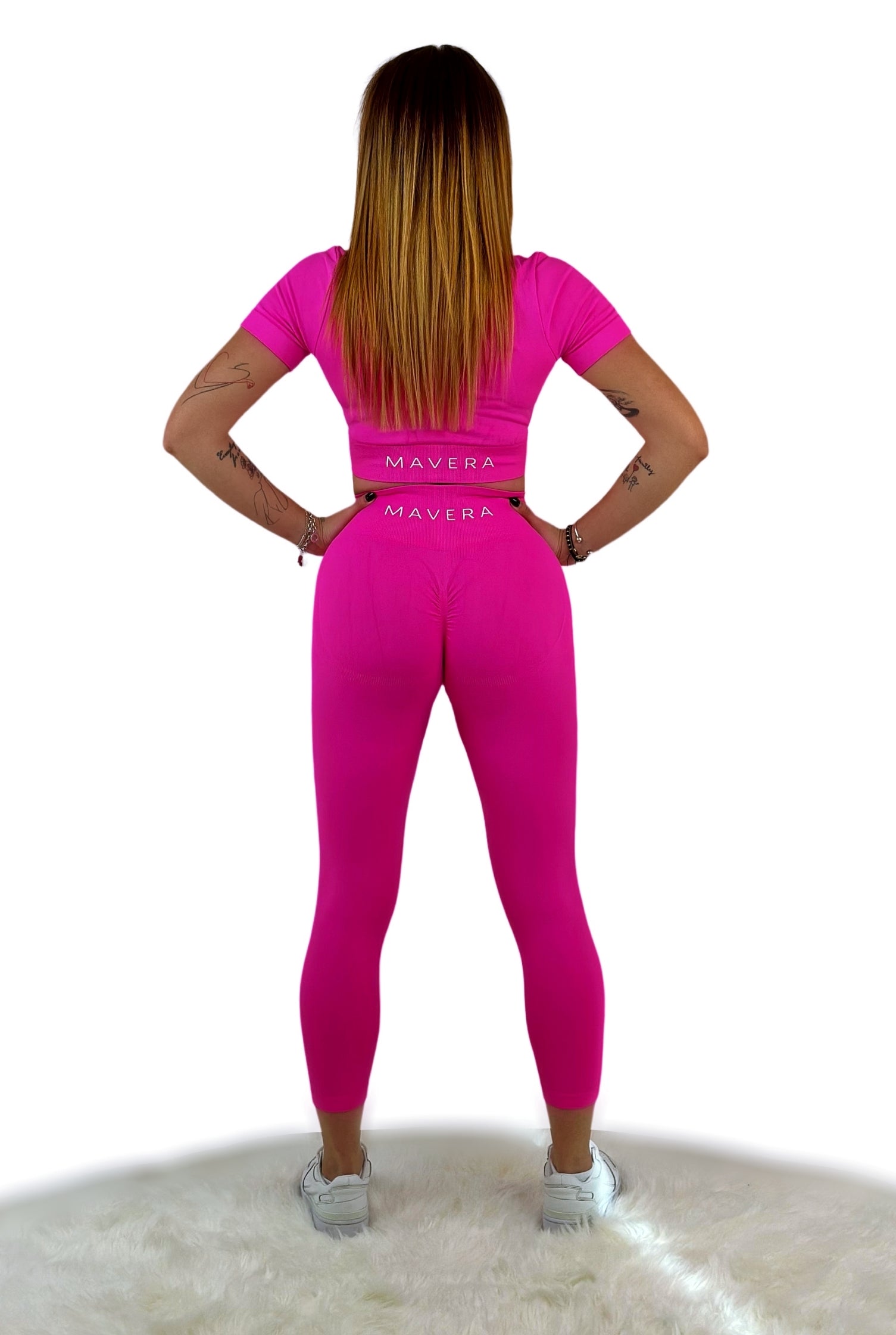 Pinkes Fairy Basic-Set für Frauen aus ultra-softem, stützendem Spandex/Nylon-Mix. Atmungsaktiv, nahtlos und flexibel, ideal für Alltag und Workout. Antibakteriell, feuchtigkeitsabweisend und leichtgewichtig für maximalen Komfort