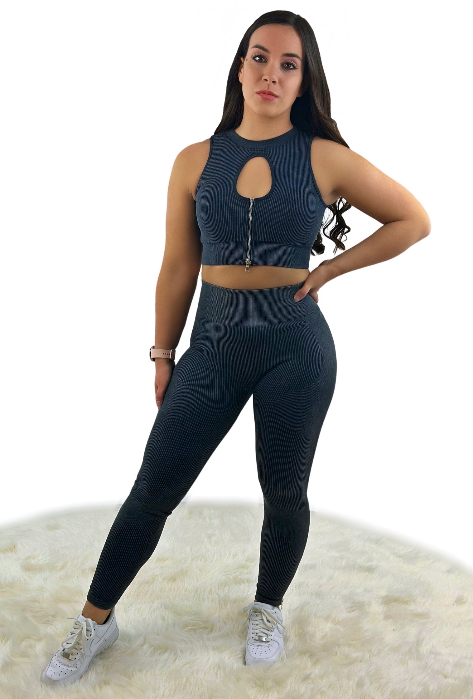 Eminence Solid Slim Black Legging – Seamless, Sustainable Athleisure for Yoga &amp; Fitness