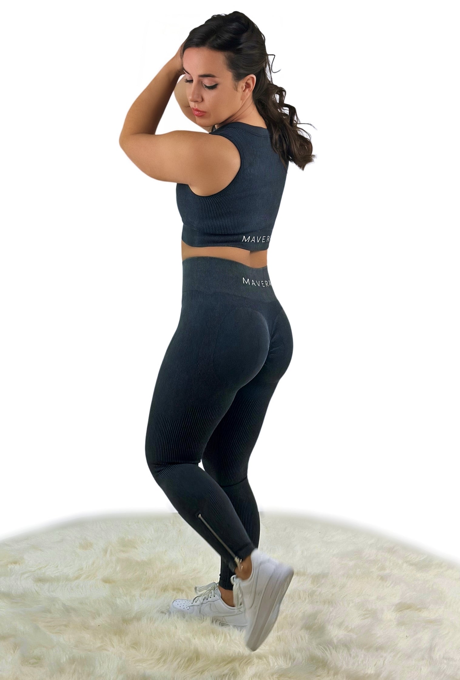 Eminence Solid Slim Black Legging – Seamless, Sustainable Athleisure for Yoga &amp; Fitness